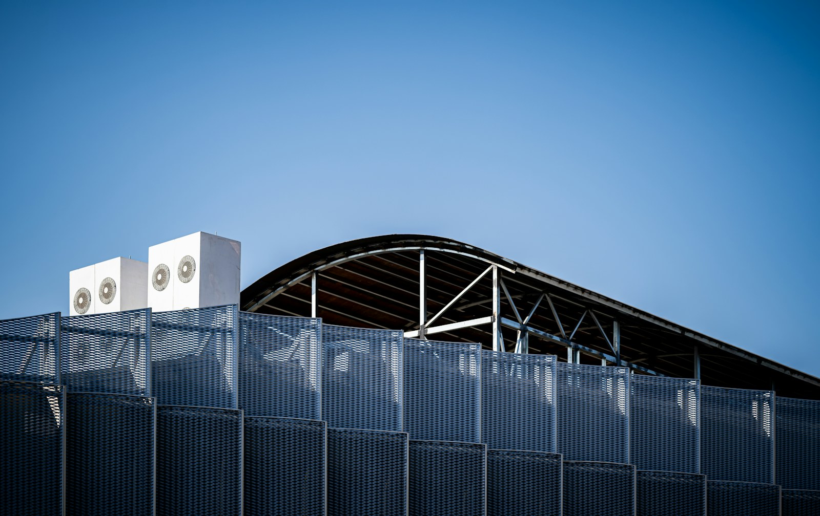 Industriehalle mit Dachfläche